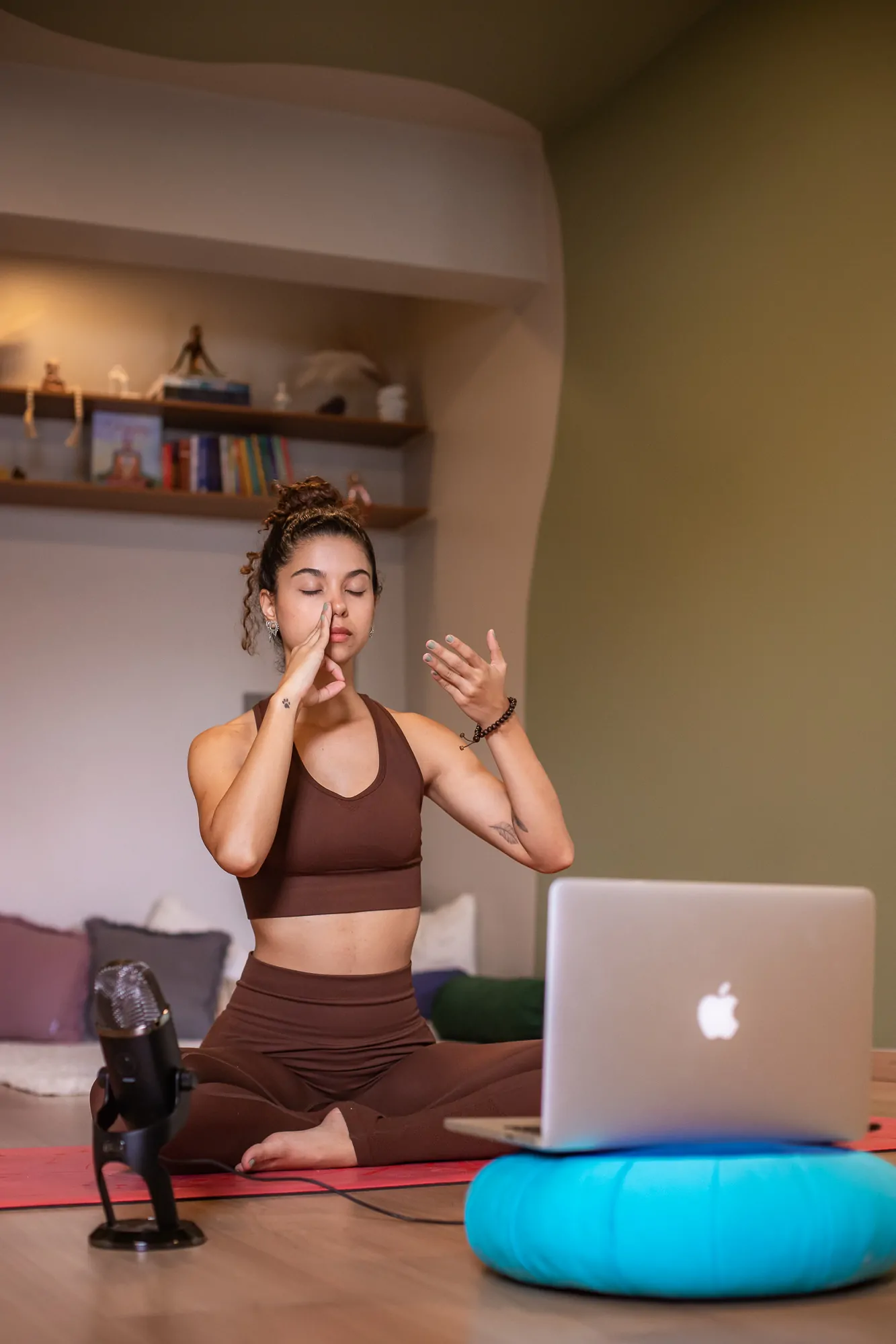 yoga online - Fusão Yoga Studio - aula online chandra pranayama